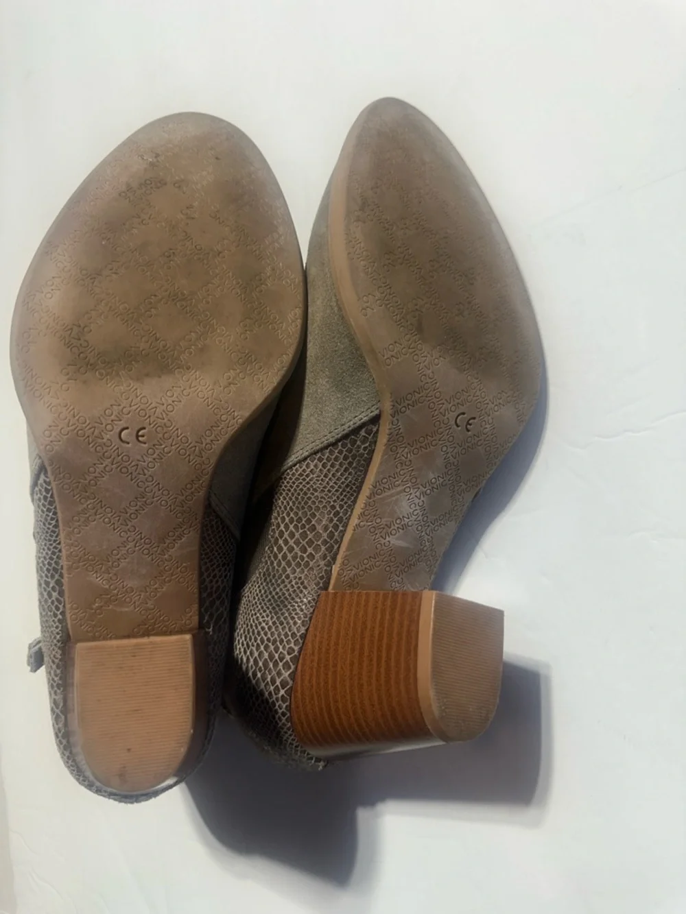 Vionic Anne suede upper tan snake print booties w block heel side zipper sz 10 - Picture 7 of 9